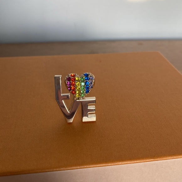 Micheal Kors Pride with bonus pin - Picture 8 of 9